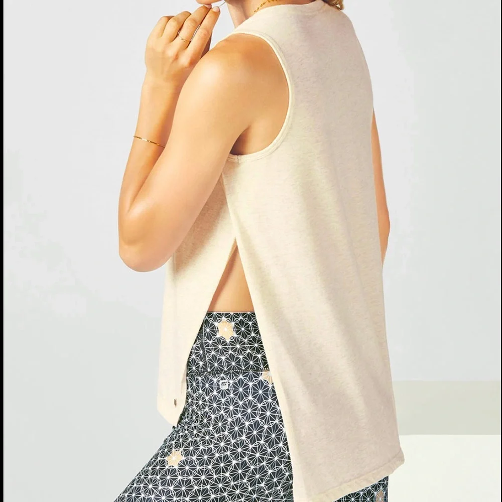 Fabletics Augusta Sandstone Top